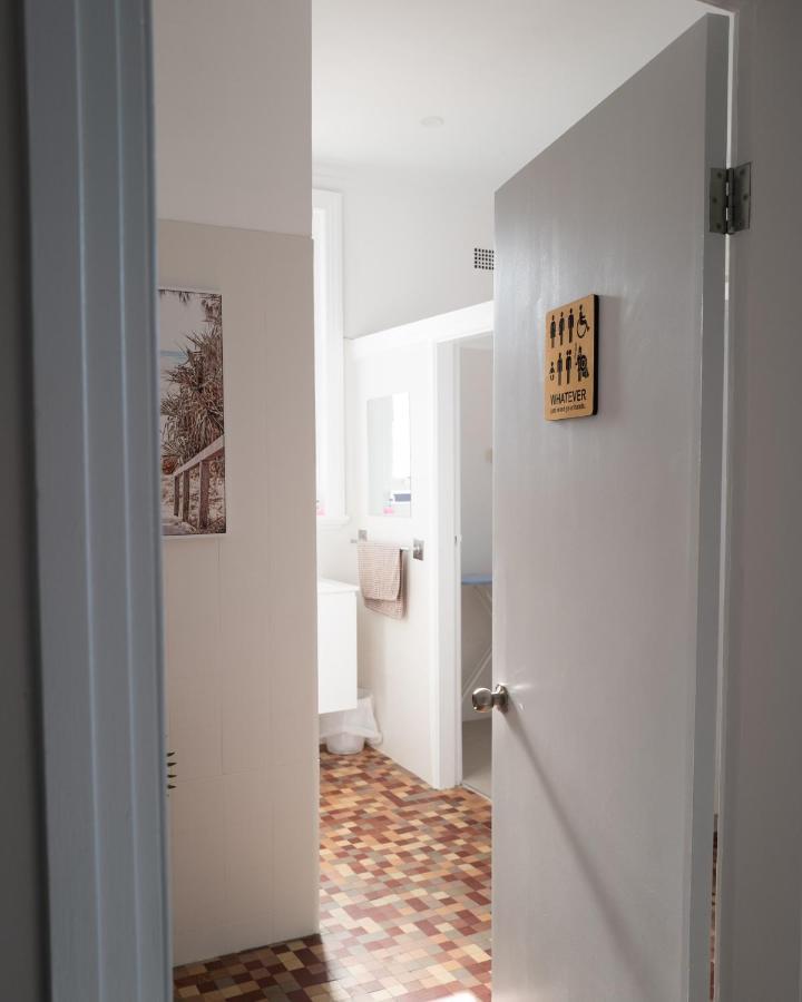 Seven Seas Hotel Carrington Bagian luar foto